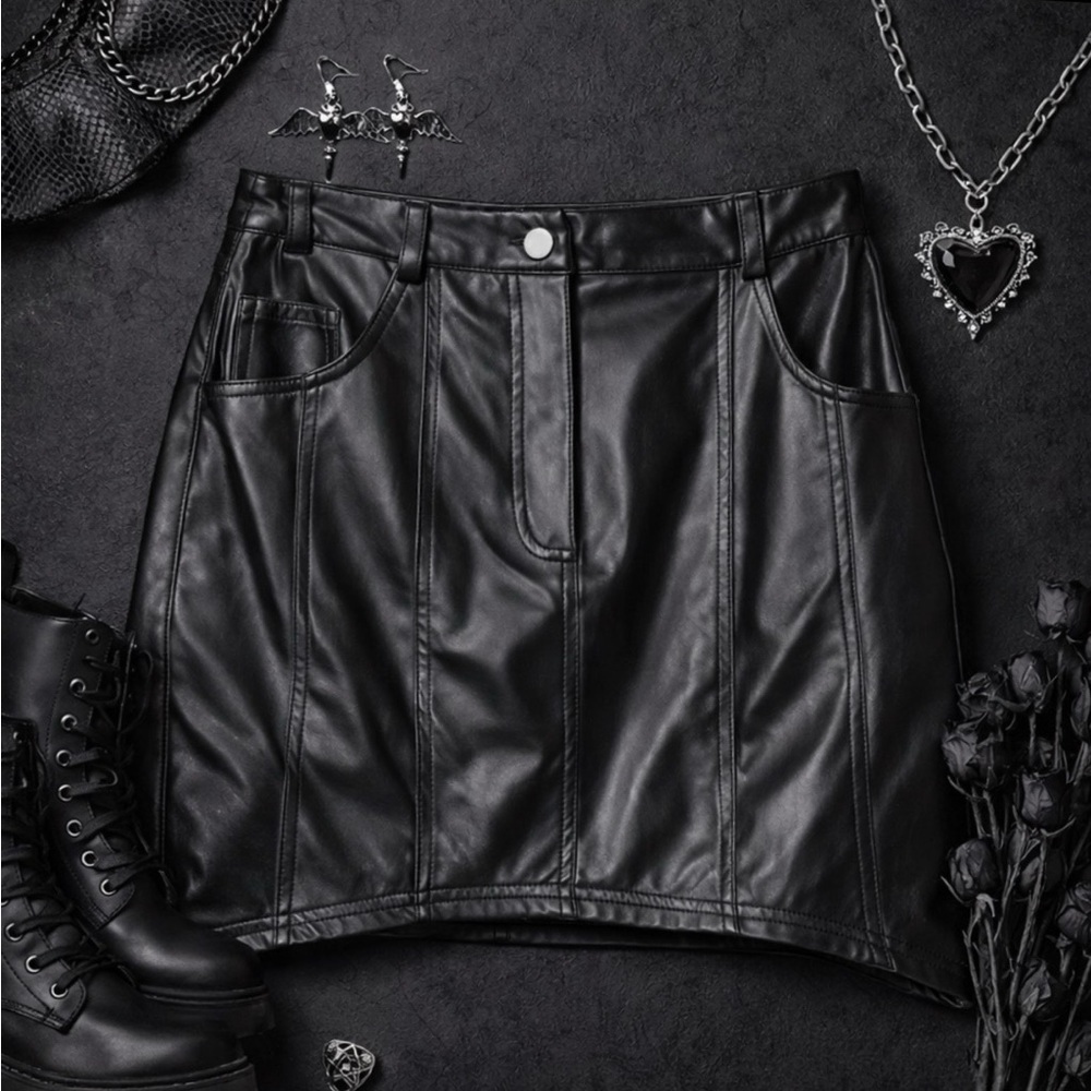 New with Tags Forever 21 Faux Leather Stretch Black Mini Skirt Size XSmall Goth